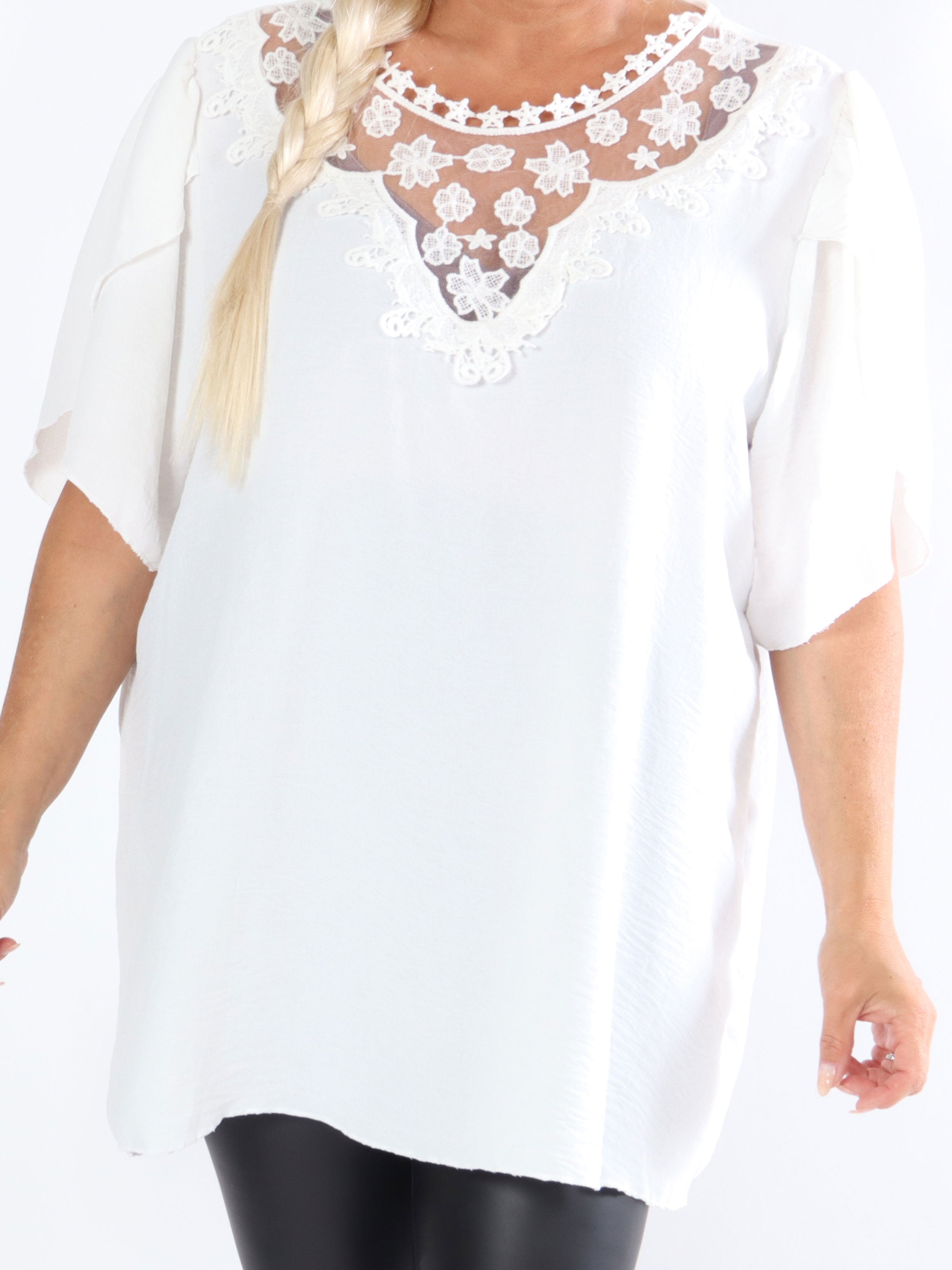Malle - Fin plus size tunika med blonde